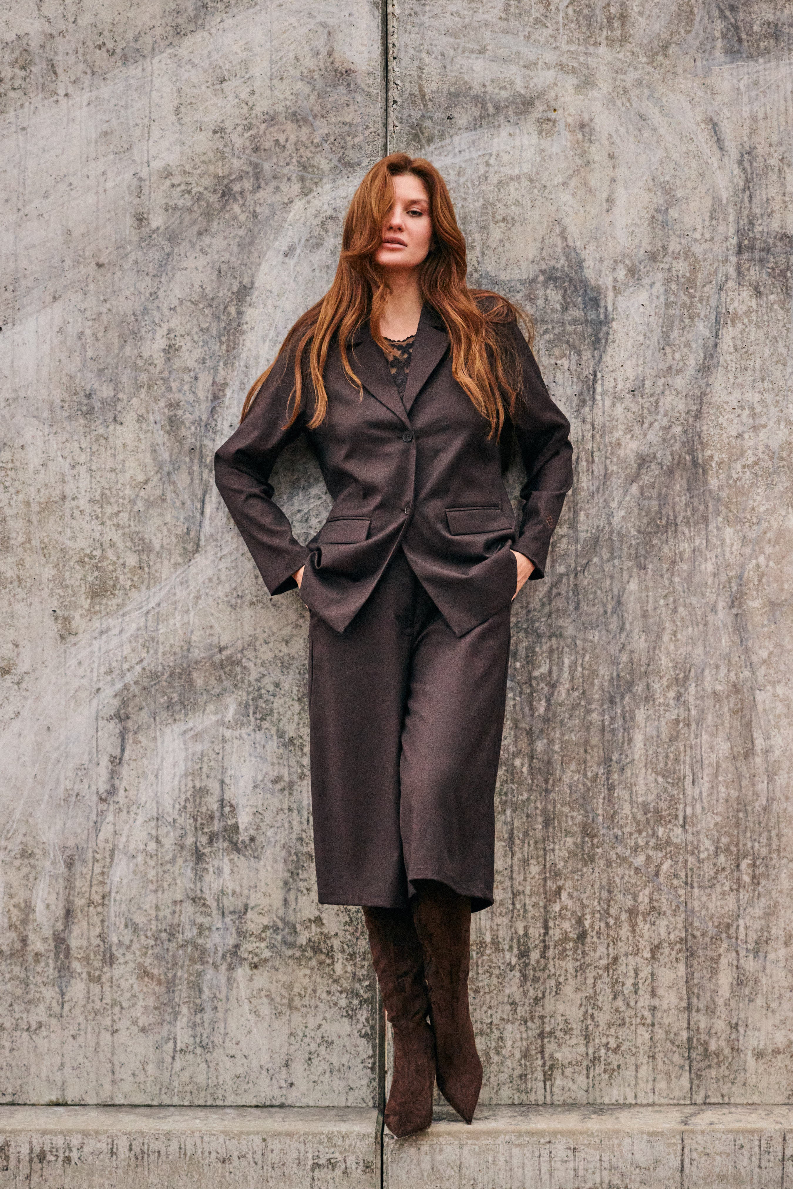 Lissa 1, Dark Brown