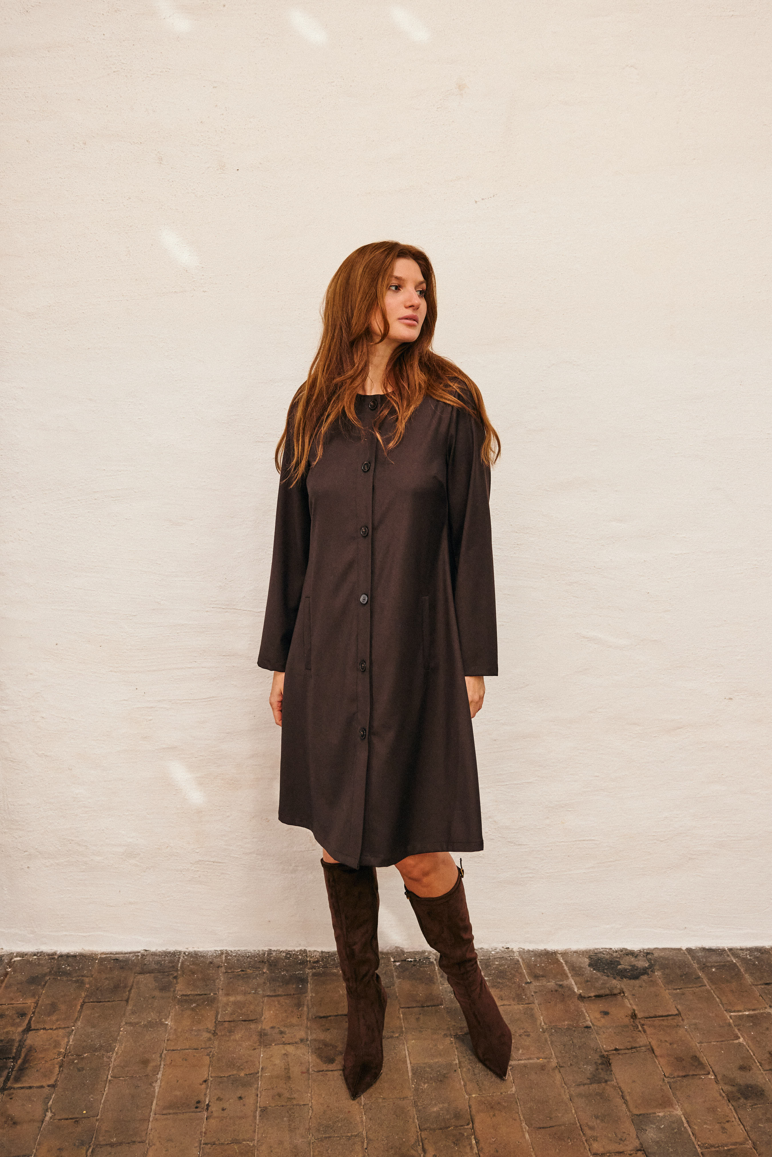 Lissa 4, Dark Brown