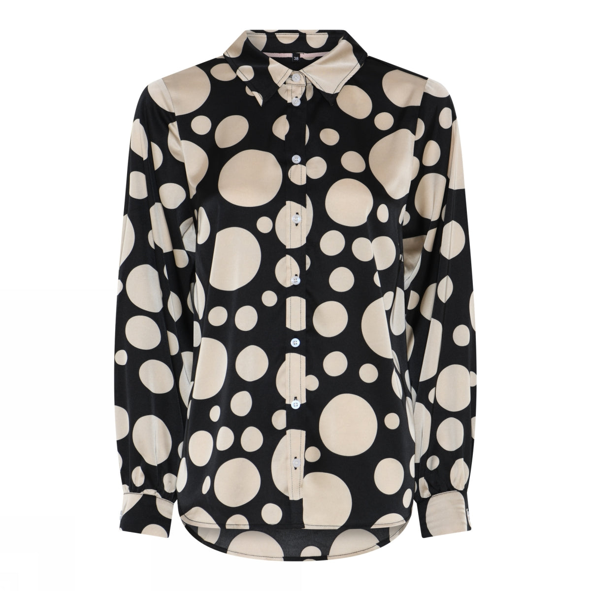 Beate 2, Black